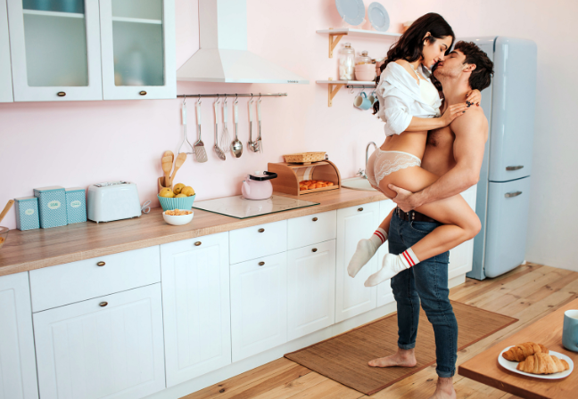 Sex Position of the Week: The Standing Ovation